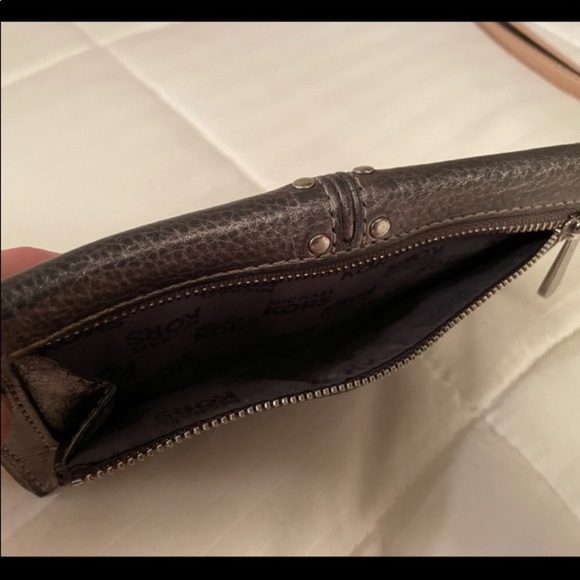 MICHEAL KORS Pewter/Silver thin Wallet loved lots of life left , can fit Phone - Picture 2 of 4